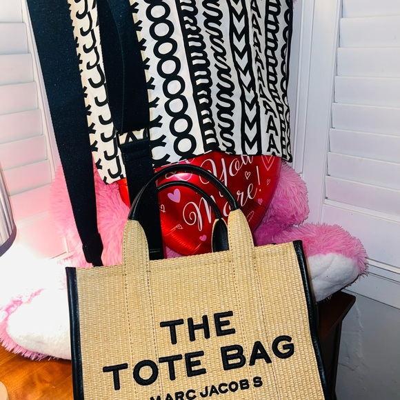 Marc Jacobs Straw Tote with Black Trim and Logo - Picture 5 of 5